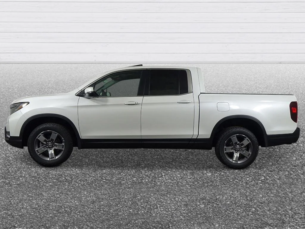 New 2026 Platinum White Pearl Honda RTL image 2