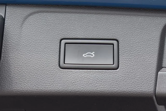 Used 2026 Blue Volkswagen 2.0T SE w/Technology image 19