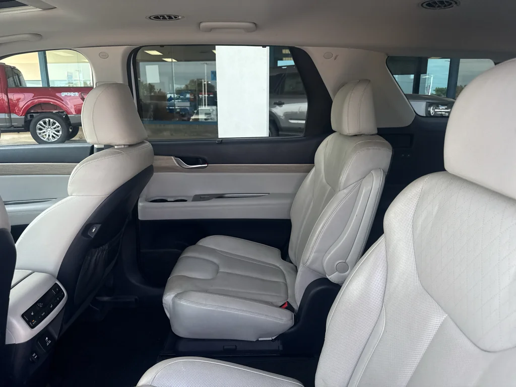 Used 2021 Hyper White Hyundai SEL image 14