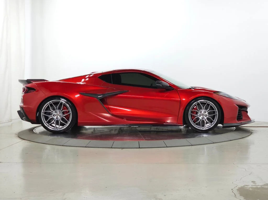 Used 2025 Red Chevrolet E-Ray image 9
