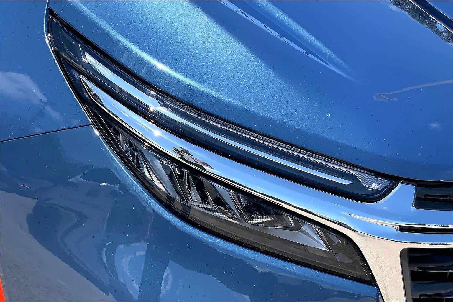 Used 2024 Lakeshore Blue Metallic Chevrolet LT image 27