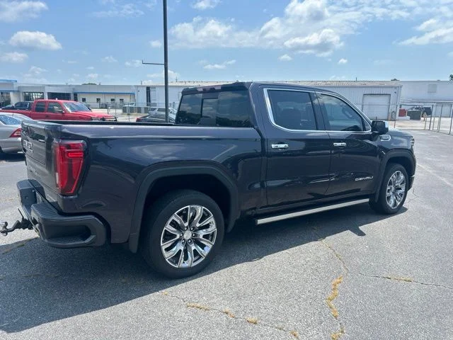 Used 2023 Silver GMC Denali image 4
