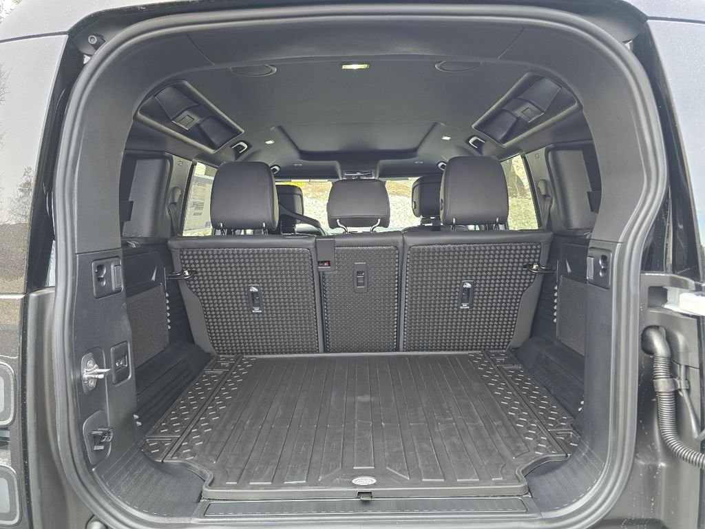 2026 Land Rover Defender X-Dynamic SE - Photo 30