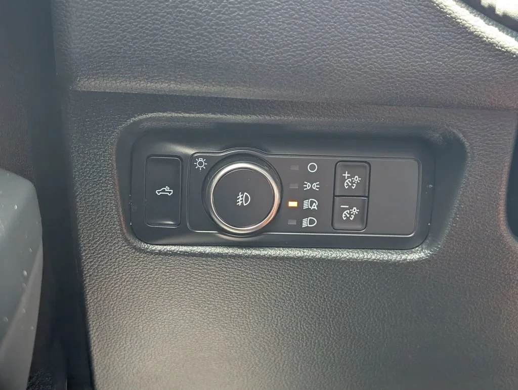 Used 2025 Gray Ford XLT image 12