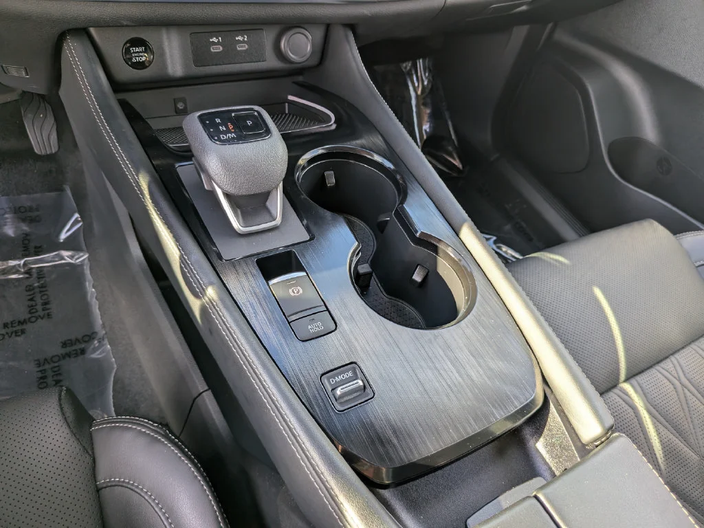 Used 2025 Blue Nissan Platinum image 27