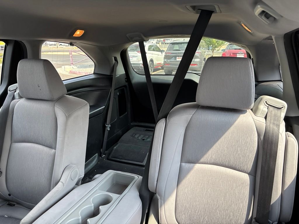 Used 2019  Honda EX image 32