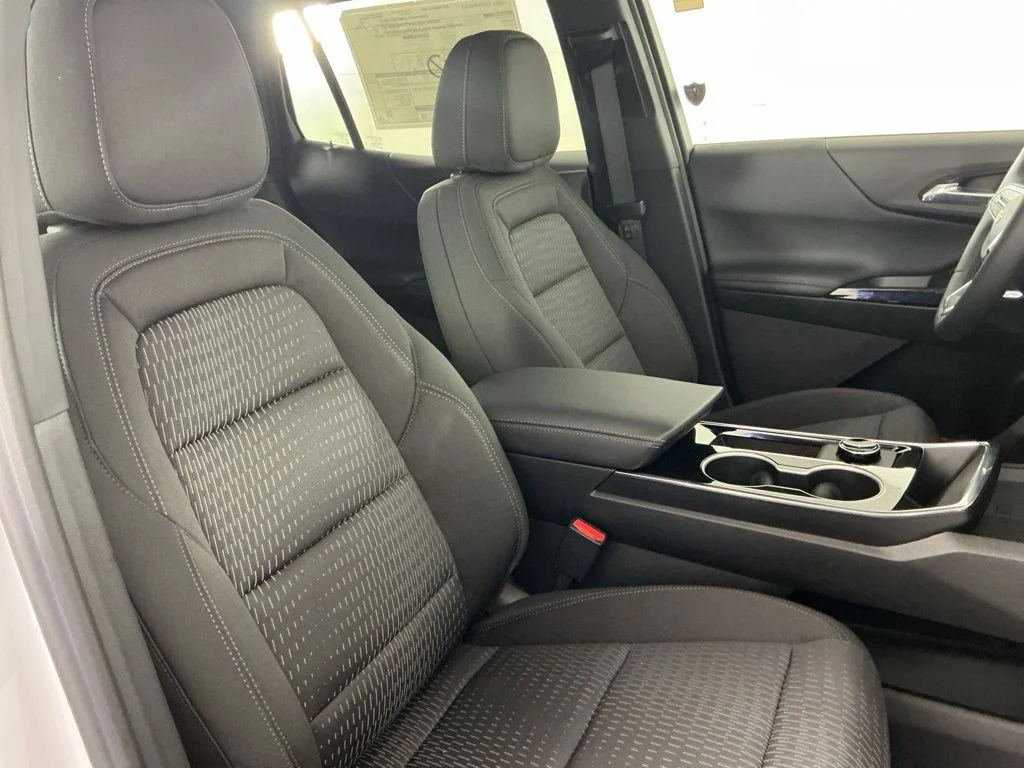 New 2027 White Chevrolet LT image 10
