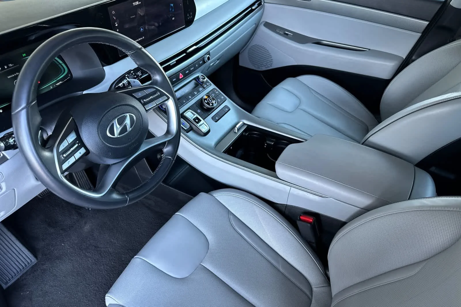 Certified Used 2025 Hyper White Hyundai SEL image 11