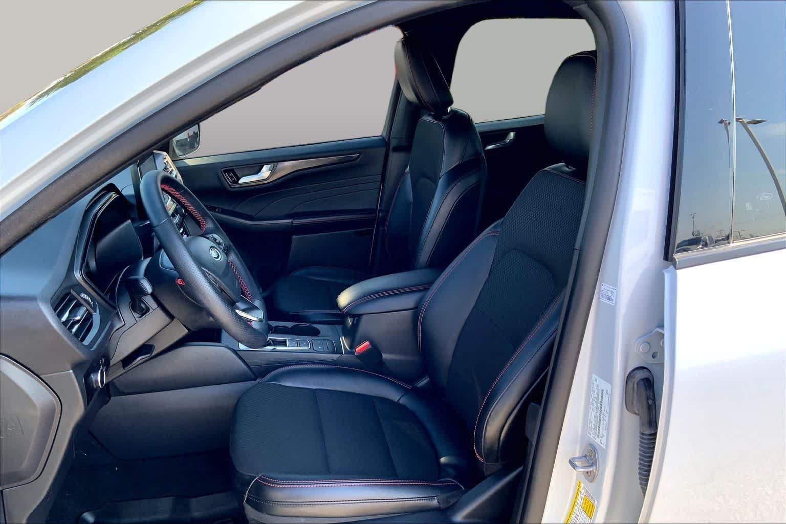 Used 2026 A3/SPACE SILVER Ford ST-Line image 8