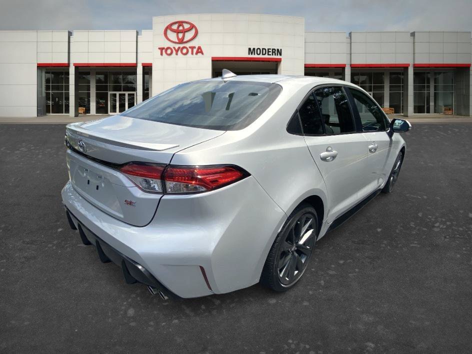 Used 2025 Classic Silver Metallic Toyota SE image 5