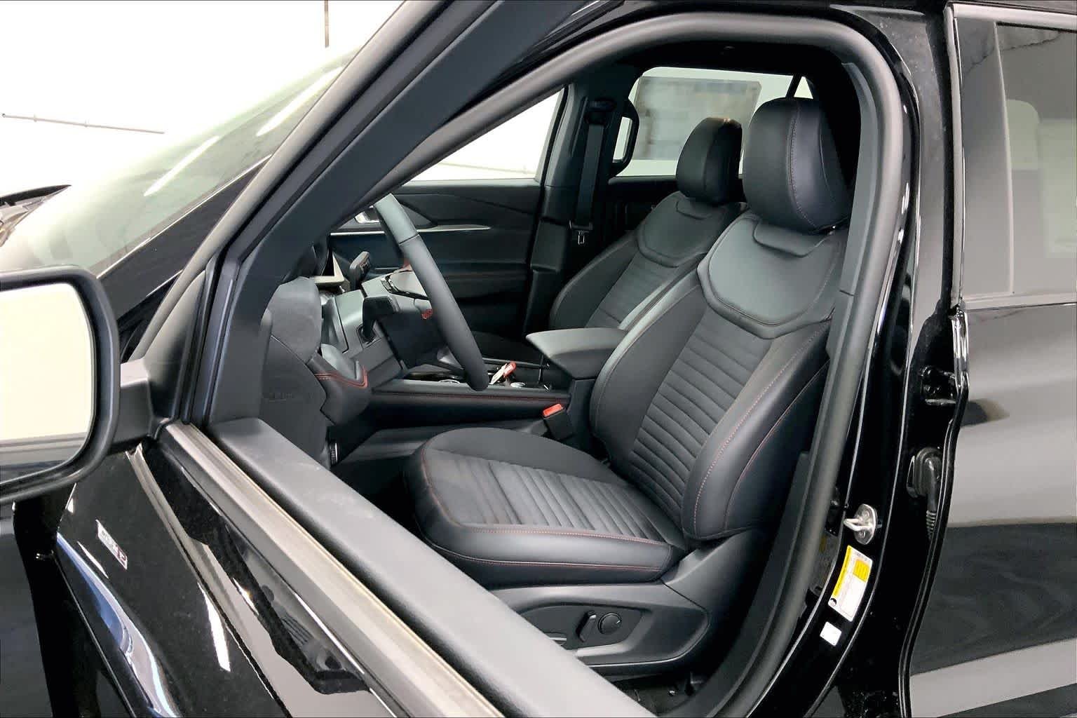 New 2026 Agate Black Metallic Ford ST-Line image 8