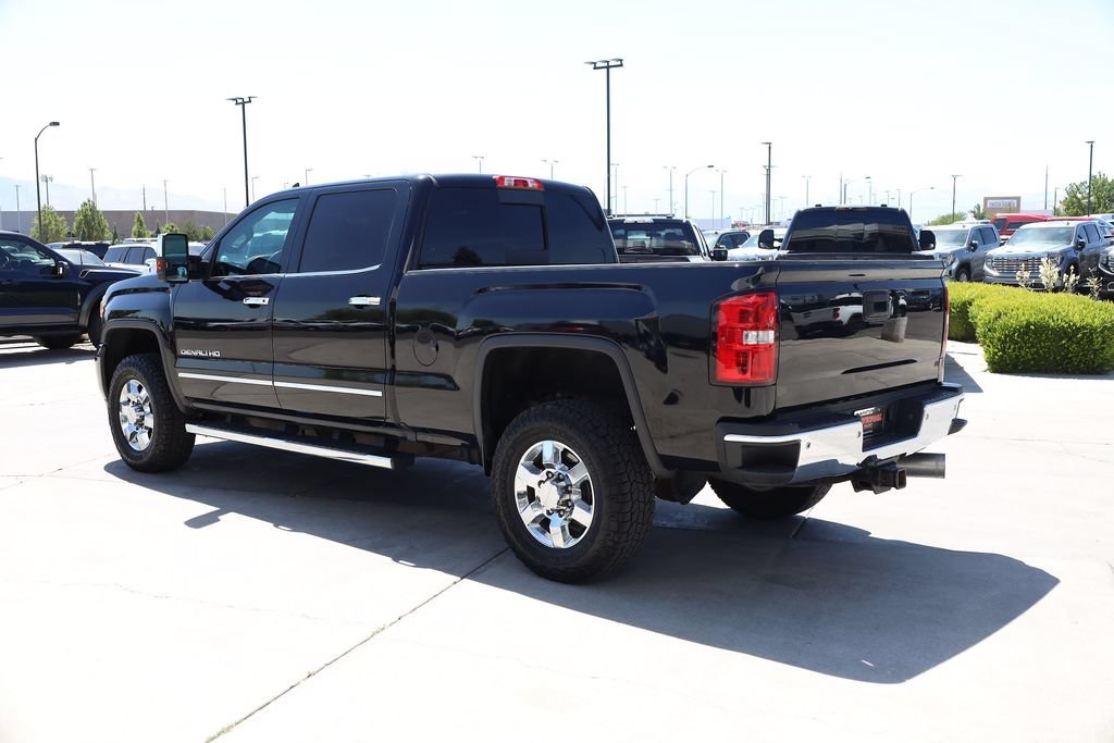 Used 2018 ONYX BLACK GMC Denali image 4
