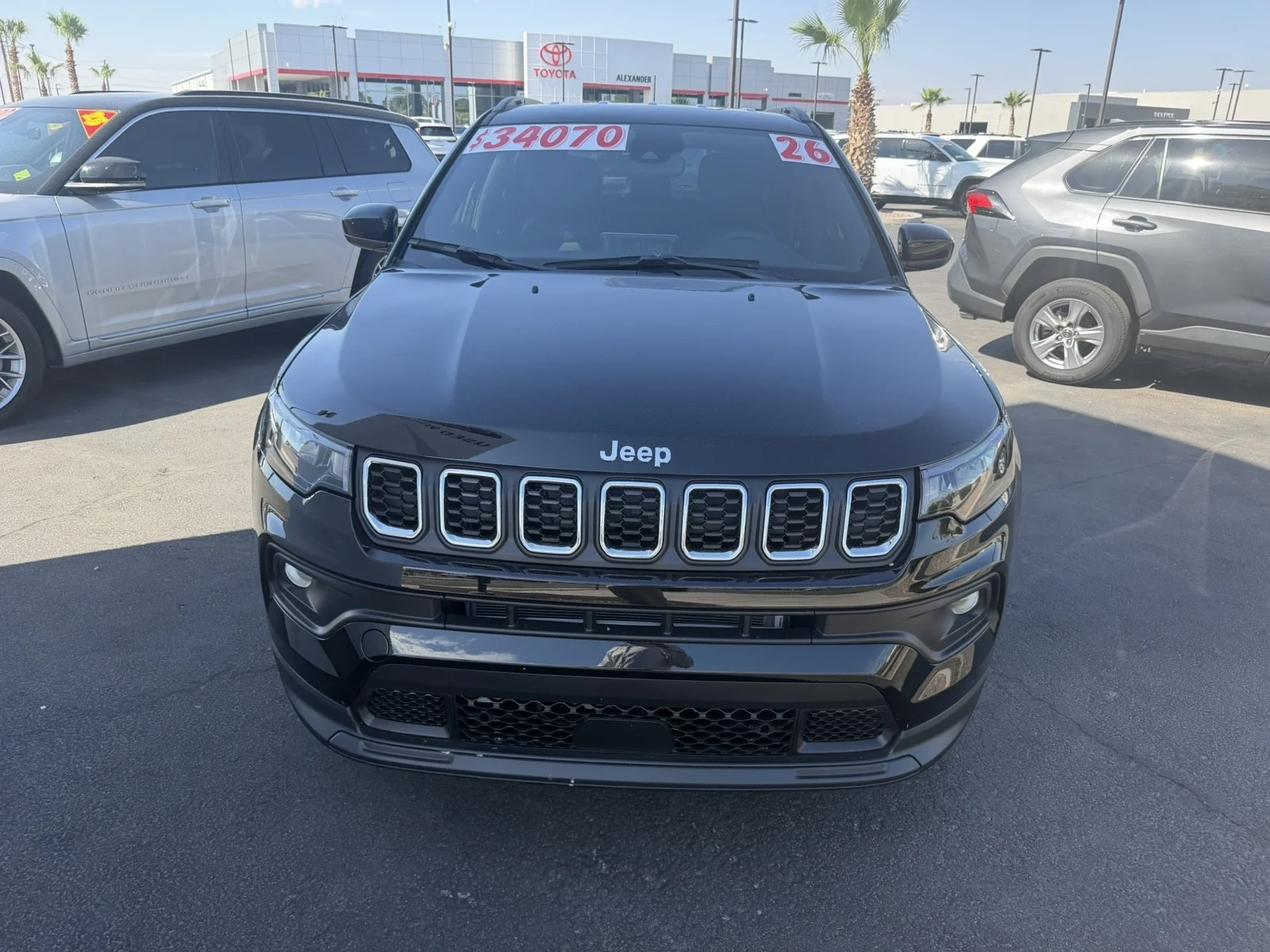 Used 2026 Diamond Black Crystal Pearlcoat Jeep Latitude image 2