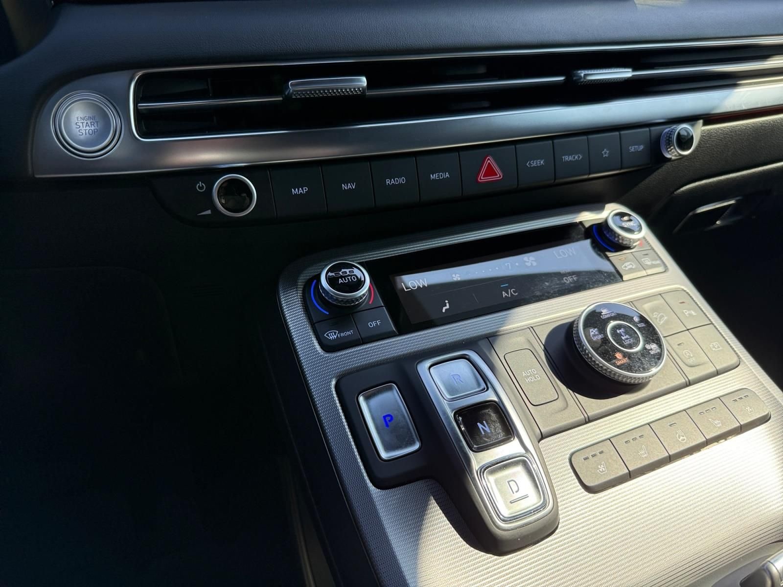 Used 2024 Silver Hyundai Calligraphy image 17