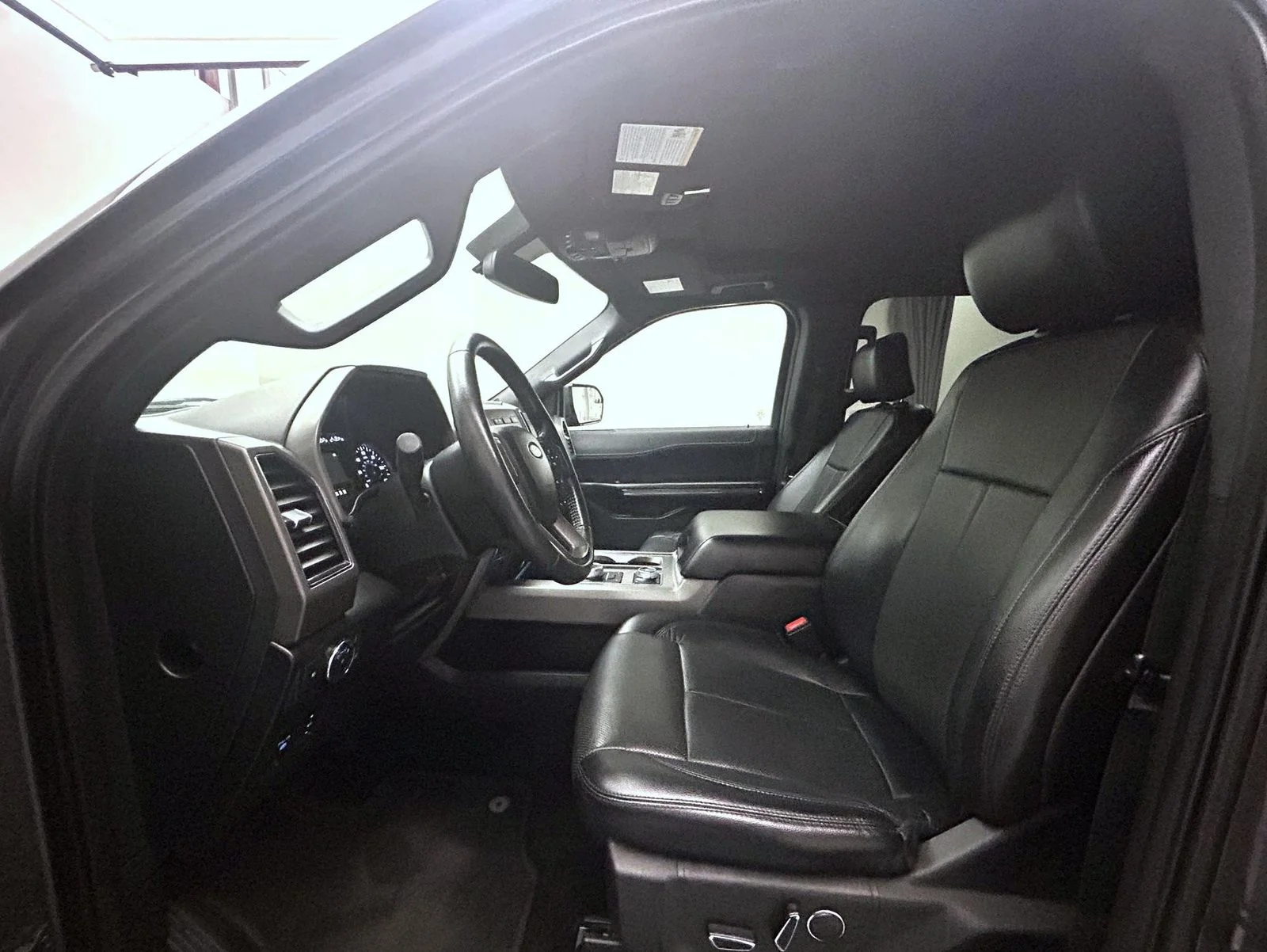 Used 2018 Gray Ford XLT image 10