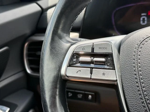 Used 2024 Green Kia EX X-Line image 21