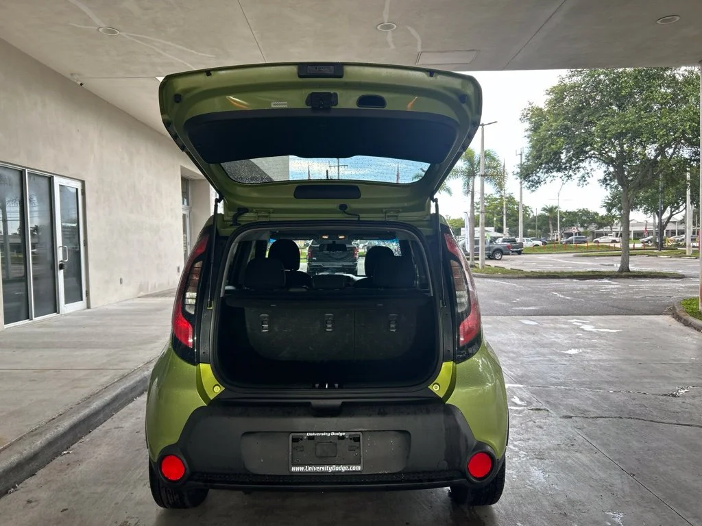 Used 2014 Green Kia Plus image 27