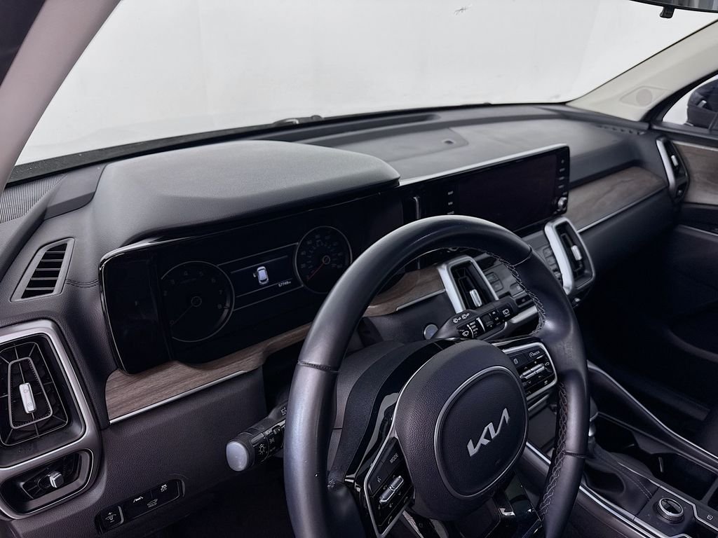 Used 2022 Gray Kia X-Line EX image 4