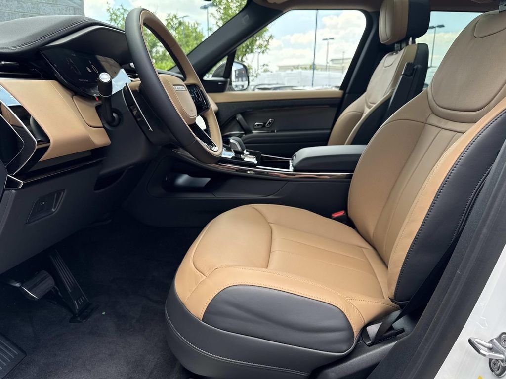 New 2026 Fuji White Land Rover Dynamic SE image 20