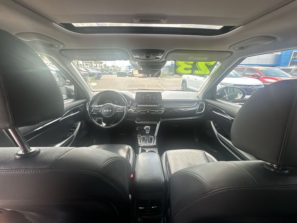 Used 2023  Kia EX image 18