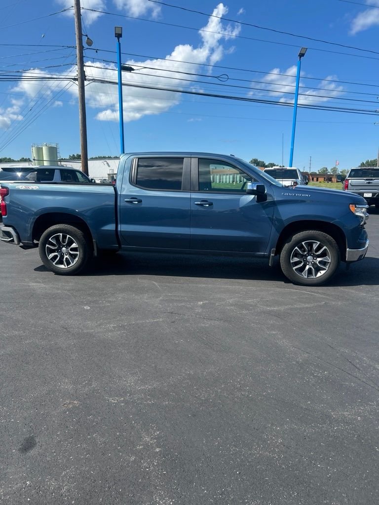 Used 2024 Blue Chevrolet LT image 4