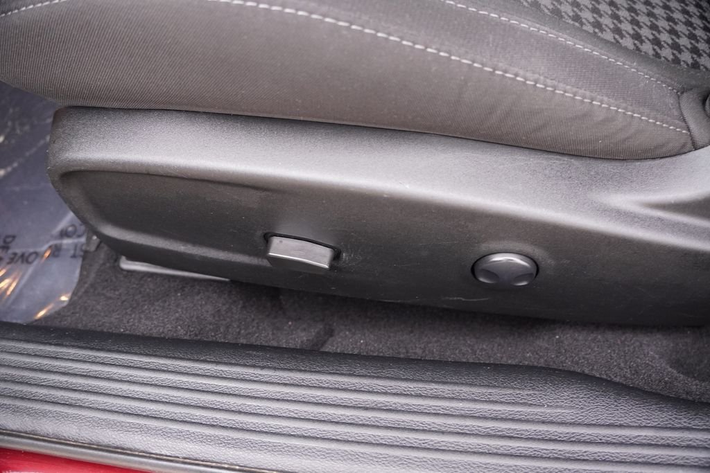 Used 2022 Red Dodge SXT image 18