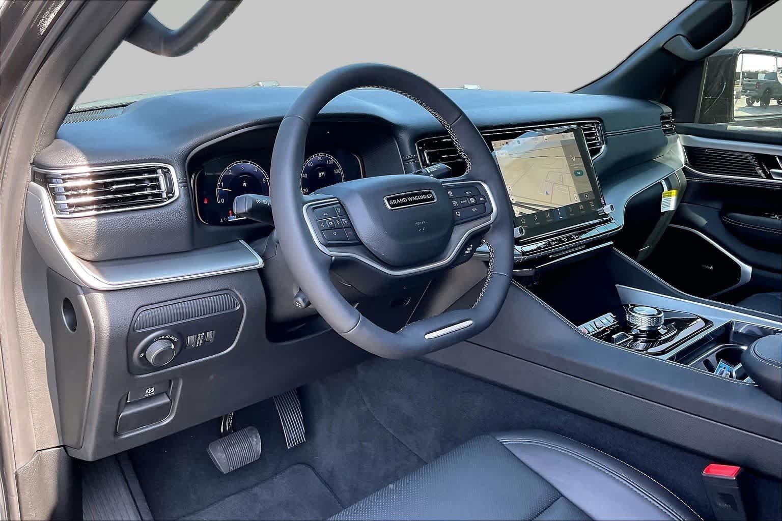 New 2026 Baltic-Gray Metallic Clear-Coat Exterior Paint Jeep Limited Altitude image 6