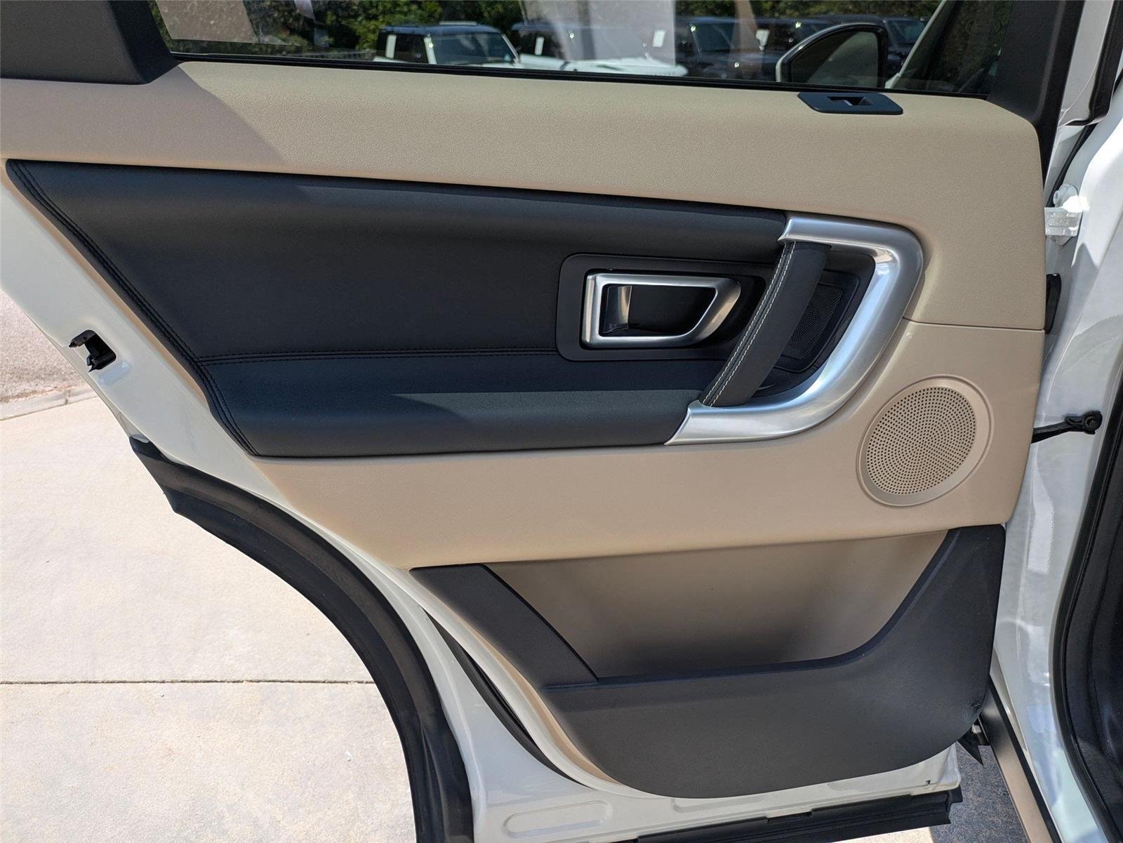 Used 2018 WHITE LAND ROVER HSE image 23