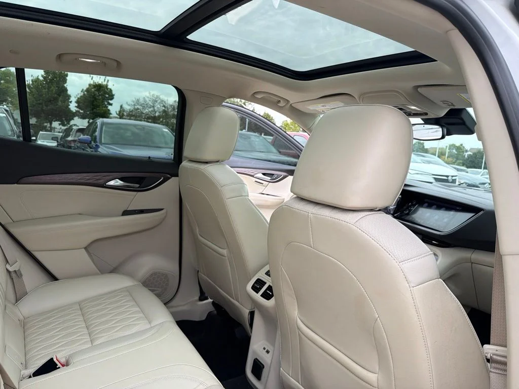 Used 2021 White Buick Avenir image 21