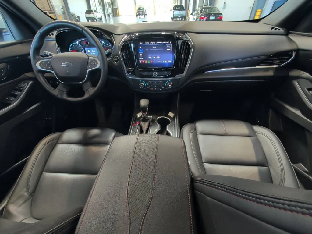 Used 2023 SUMMIT WHITE Chevrolet RS image 21