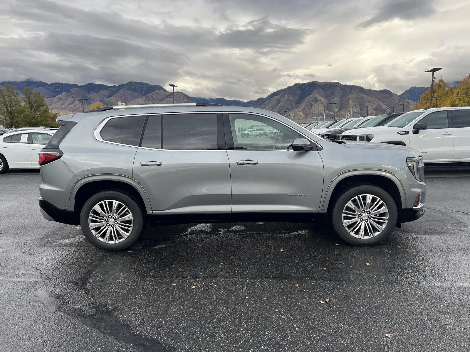 2027 GMC Acadia Denali - Photo 14