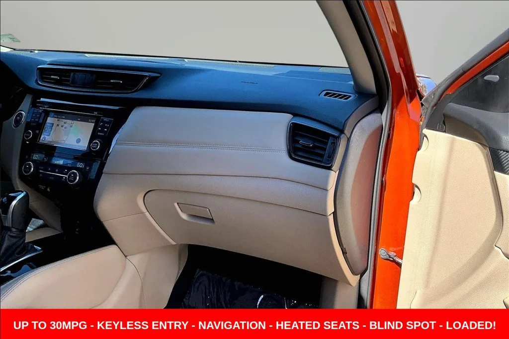 Used 2017 Orange Nissan SL image 32
