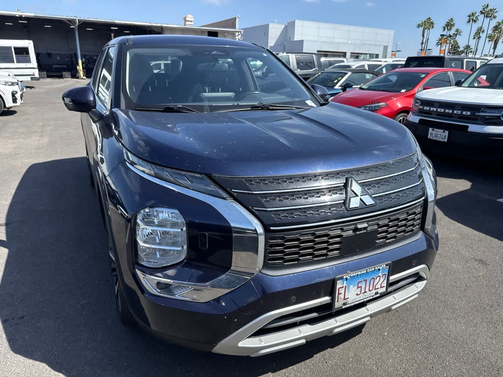 Used 2023 Cosmic Blue Metallic Mitsubishi SE image 7
