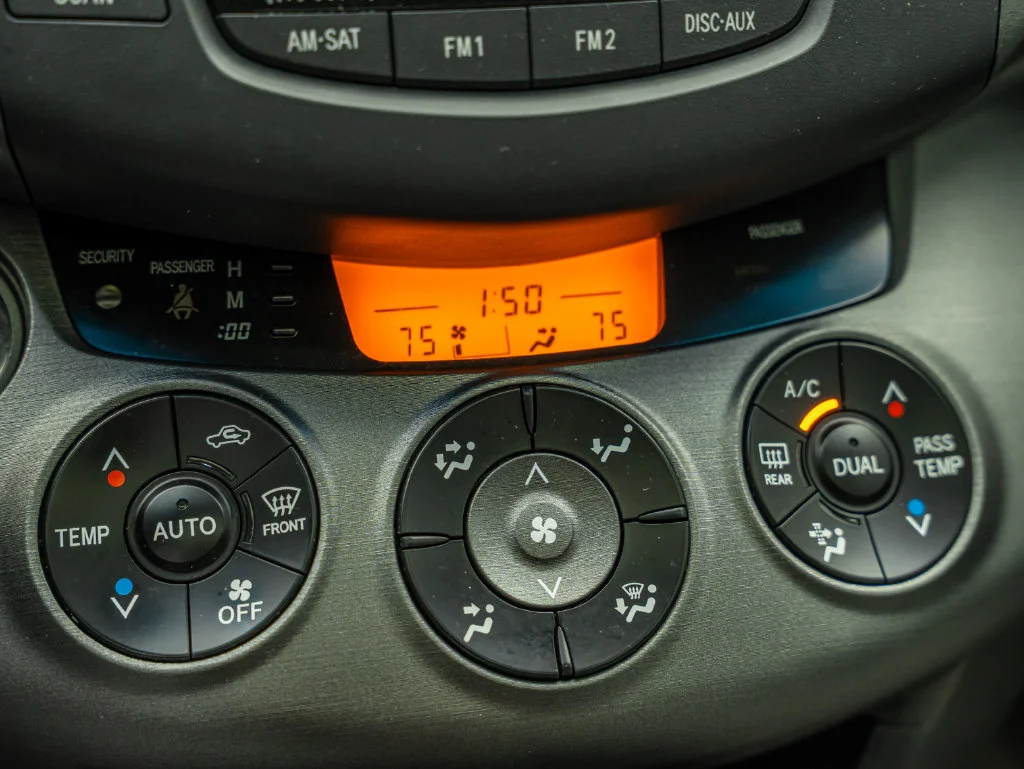 Used 2011 Pacific Blue Metallic Toyota Limited image 33
