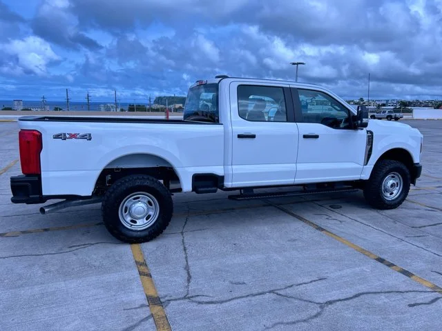 New 2025 OXFORD WHITE Ford XL Crew Cab w/6.75