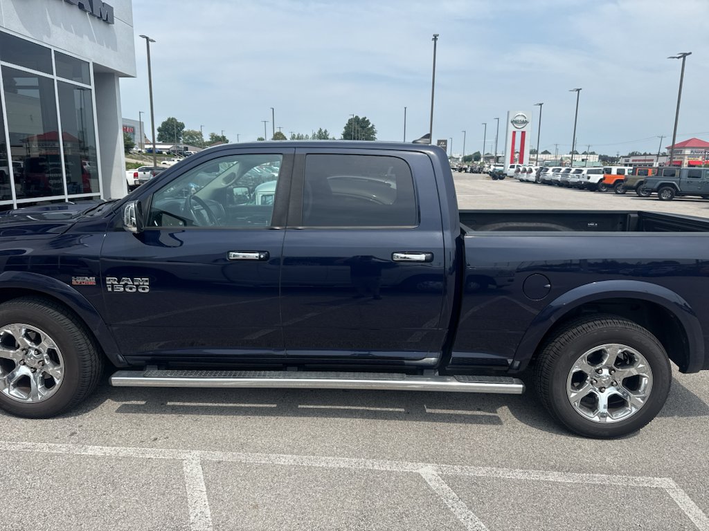 Used 2017 True Blue Pearlcoat Ram Laramie image 5