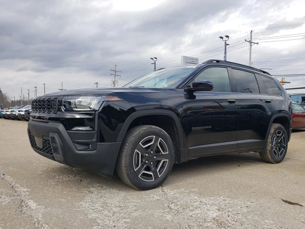 New 2026 Diamond Black Crystal Pearl-Coat Exterior Paint Jeep Laredo image 8
