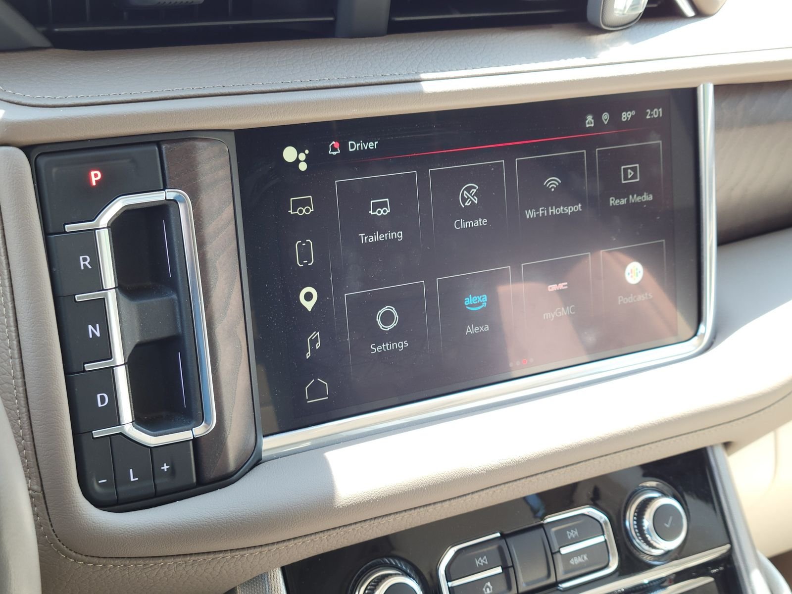 Used 2024 White GMC Denali image 20