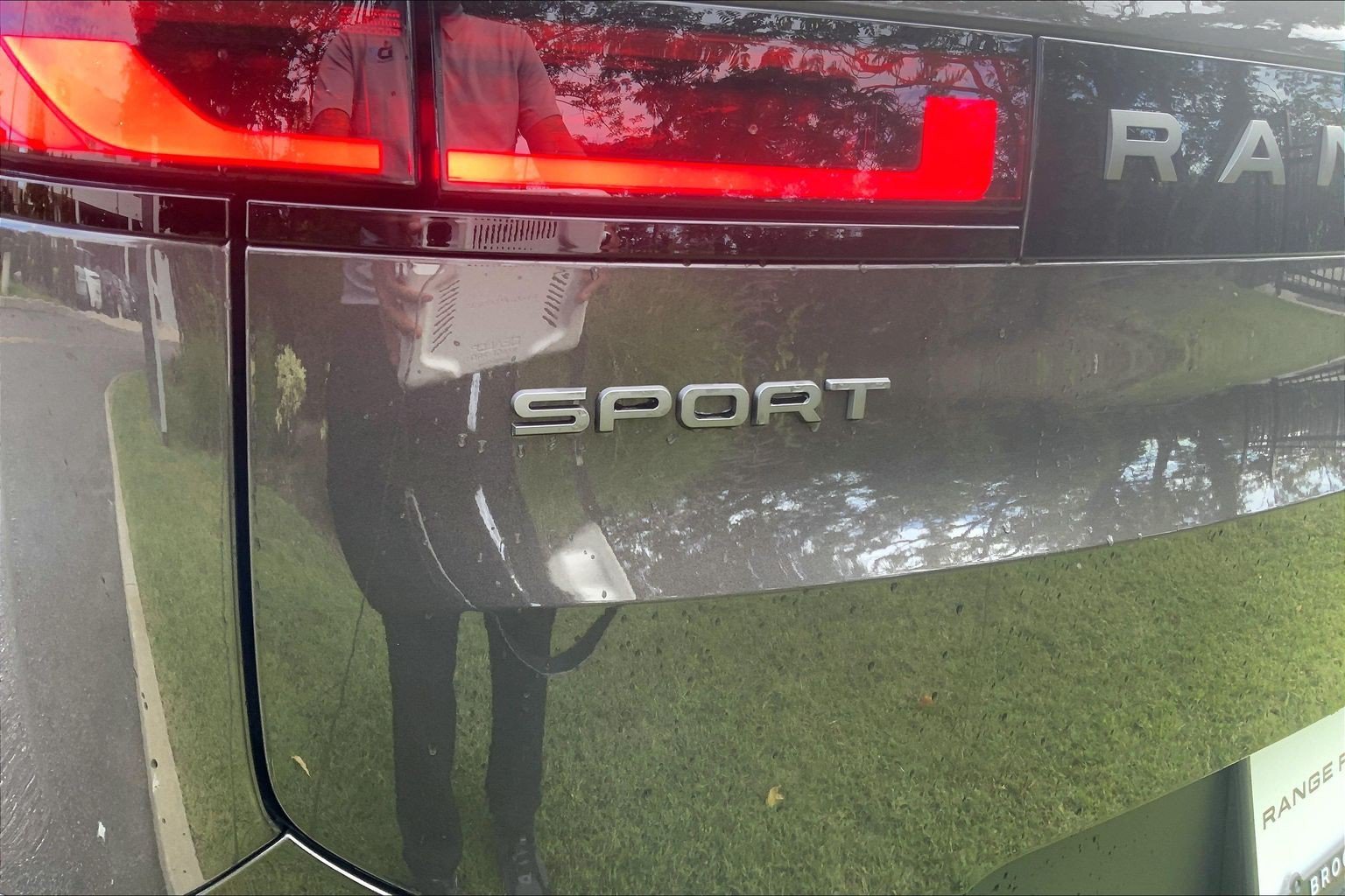 New 2027 Charente Grey Land Rover SE image 15