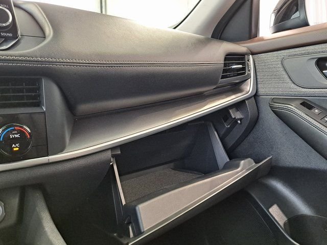Used 2023 Black Nissan SV image 18