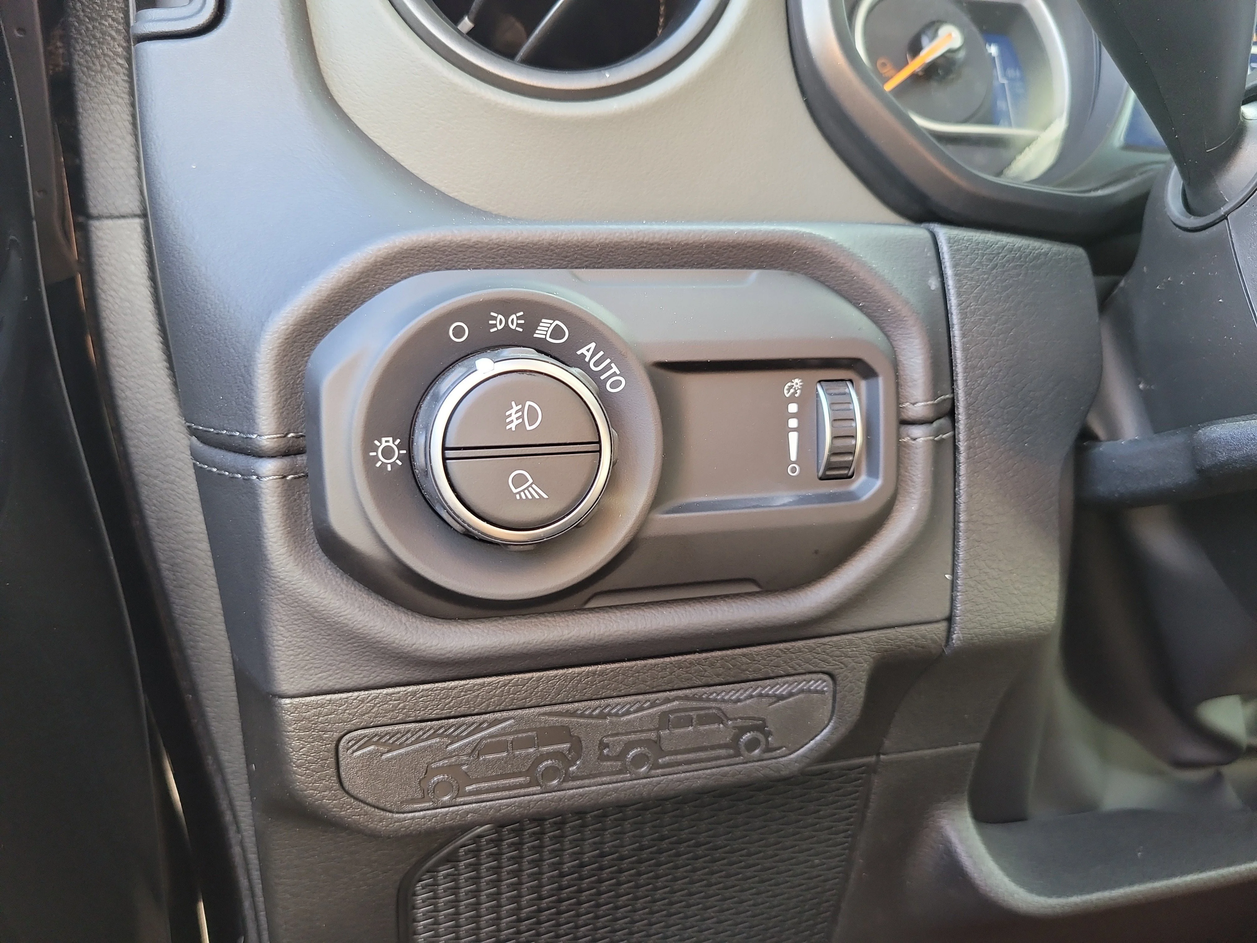 New 2026 Black Clearcoat Jeep Mojave X image 21