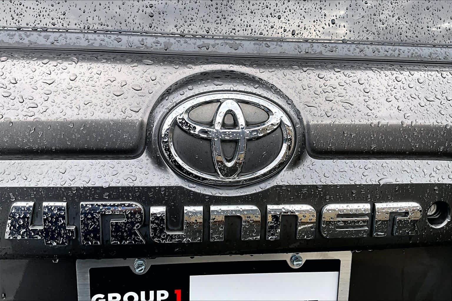 Used 2016 Magnetic Gray Metallic Toyota SR5 image 30