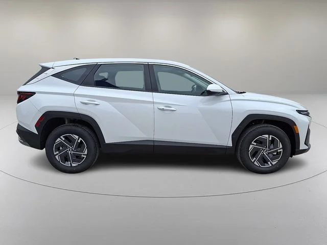 New 2026 White Hyundai Blue SE image 8