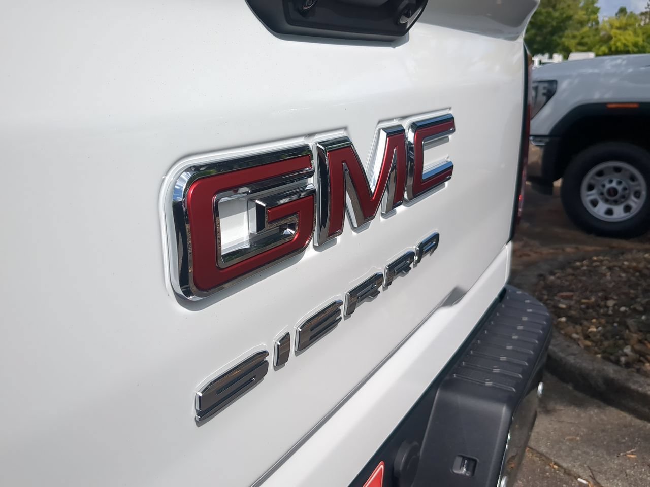 New 2026 Summit White GMC Pro image 30