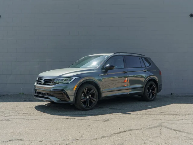 2023 Volkswagen Tiguan 2.0T SE R-Line Black