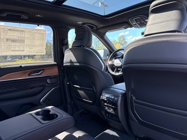 New 2026 Bright White Clear-Coat Exterior Paint Jeep Summit image 27