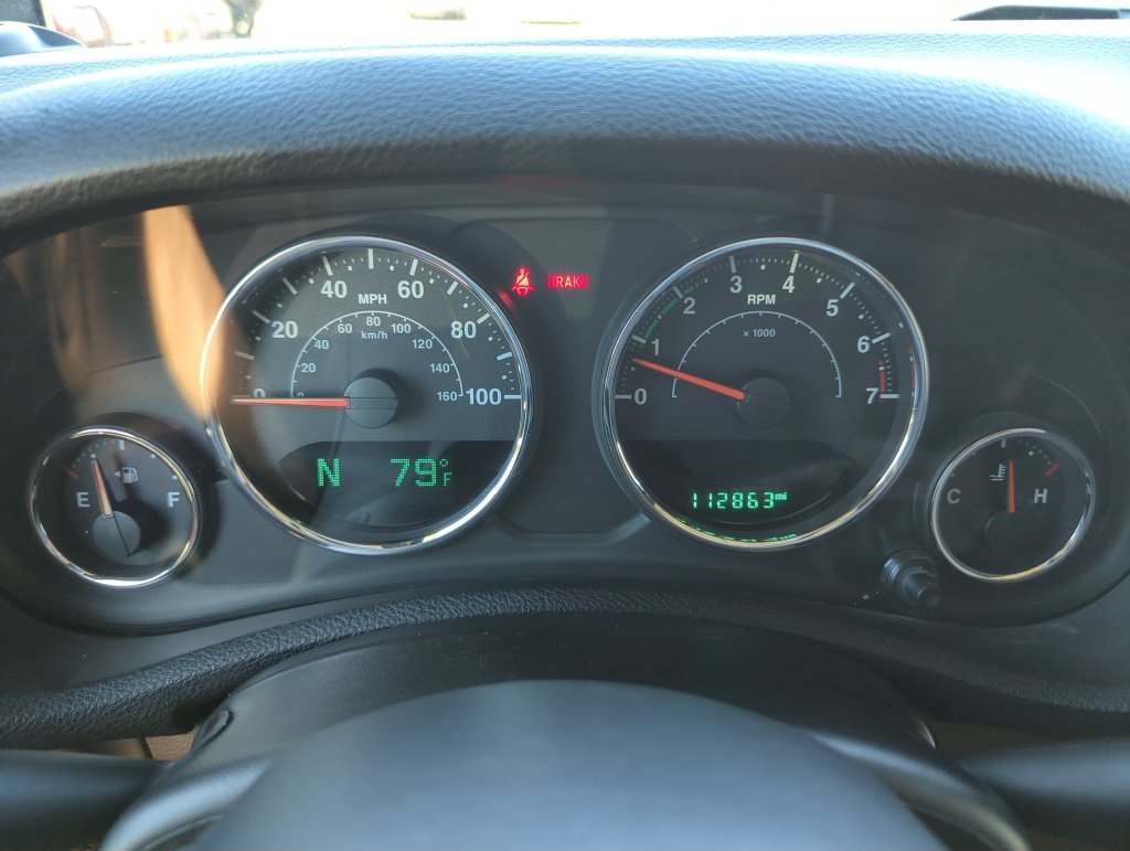 Used 2015 Black Jeep Unlimited Sahara image 36