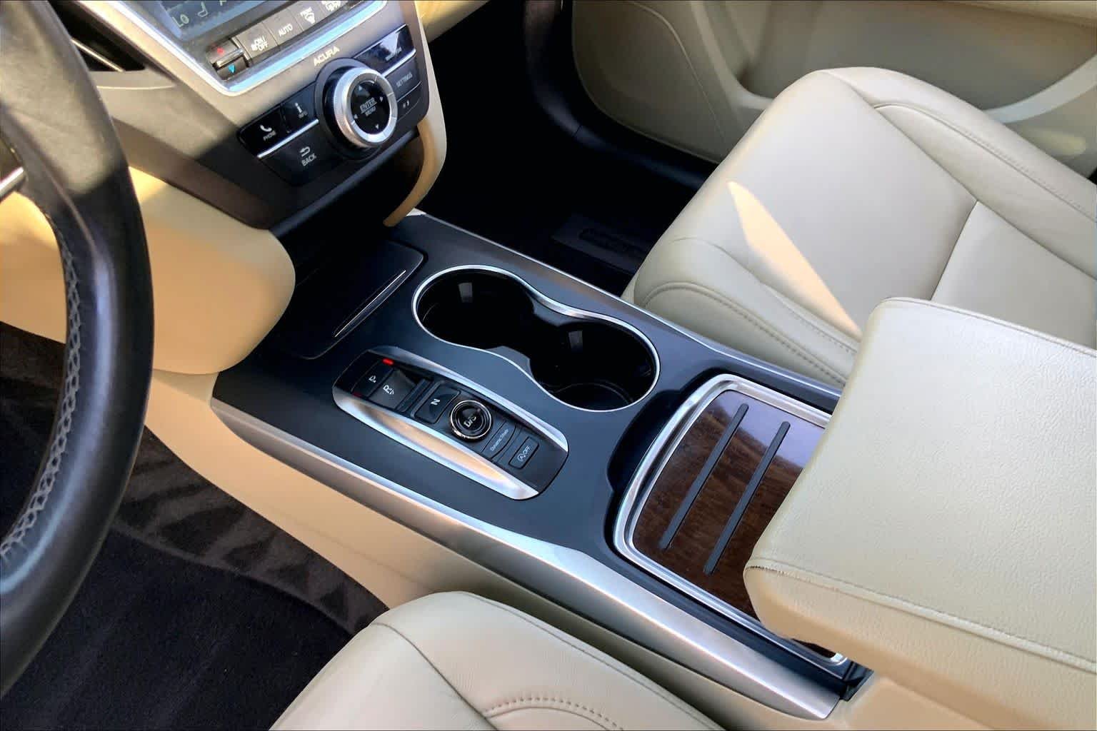 Used 2019 White Diamond Pearl Acura  image 16