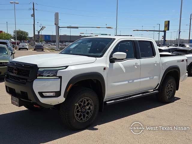 2026 Nissan Frontier PRO-4X w/R Package 4x4 Crew Cab 5 ft. box 126 in.