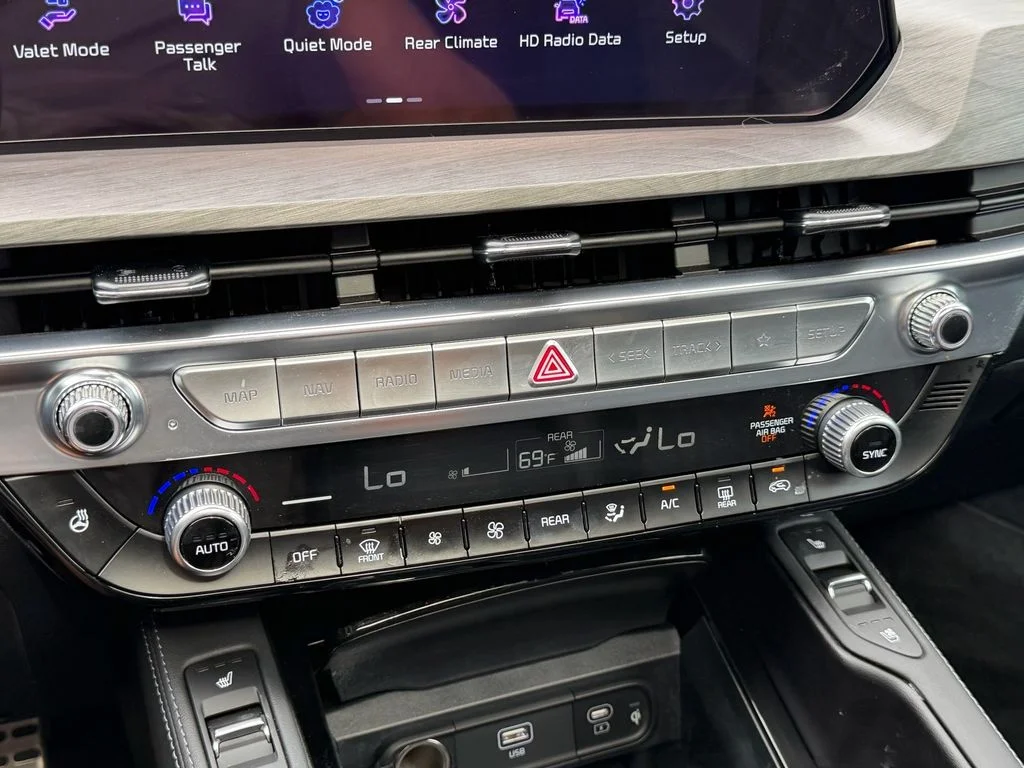 Used 2025 White Kia SX-Prestige X-Line image 22